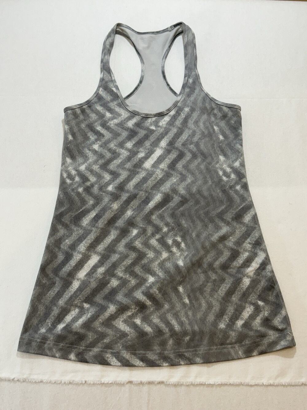 Lululemon Cool Racerback 4 Gray White Chevron Blazer Fossil